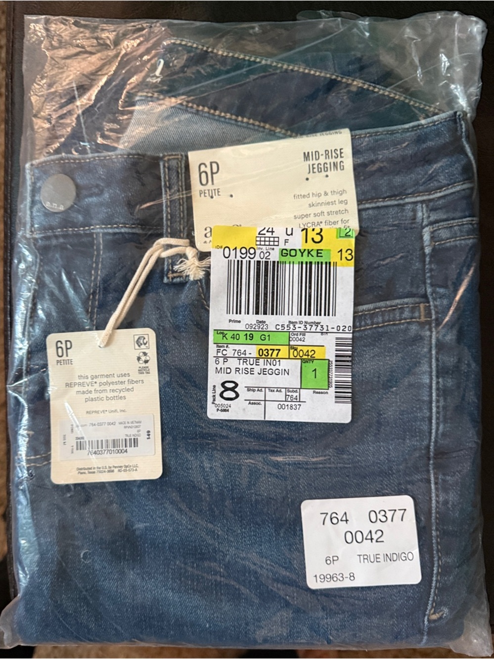 a.n.a True Indigo Mid-Rise Jeggings